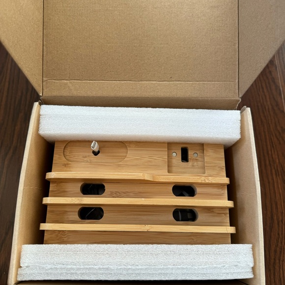 NIB! Multi Device Cord Organizer Bamboo - Picture 8 of 8